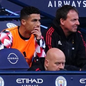 基恩：让C罗担任替补很荒唐 曼联应该放他离队