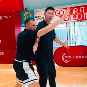 西甲-恭喜广东，易建联终于回归了，重返球场，新岗位曝光，朱芳雨期待