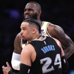 对狄龙袭裆闭口不谈 詹姆斯：只关注如何取得胜利