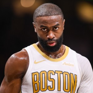 高尔夫-如何定义造犯规？杰伦·布朗：夸大身体接触 故意装成被犯规