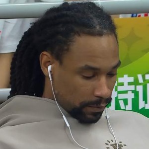 体育-要更换外援吗？杜锋给出答案，广东在等一个人，萨林杰疑似被裁了